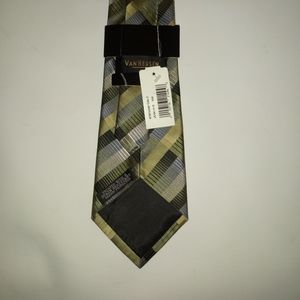 Van Heusen tie